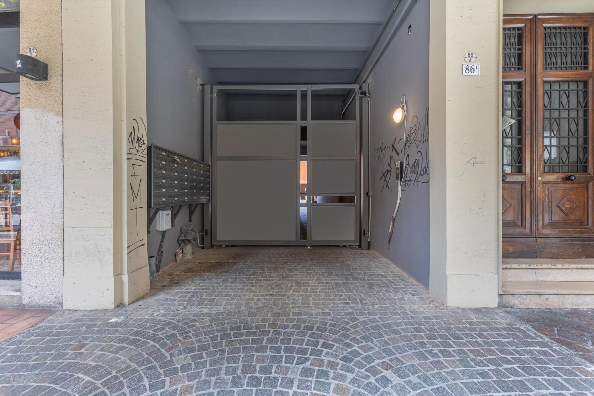 Academy Of Fine Arts -Modern Apt. With Balcony! Bologna Luaran gambar