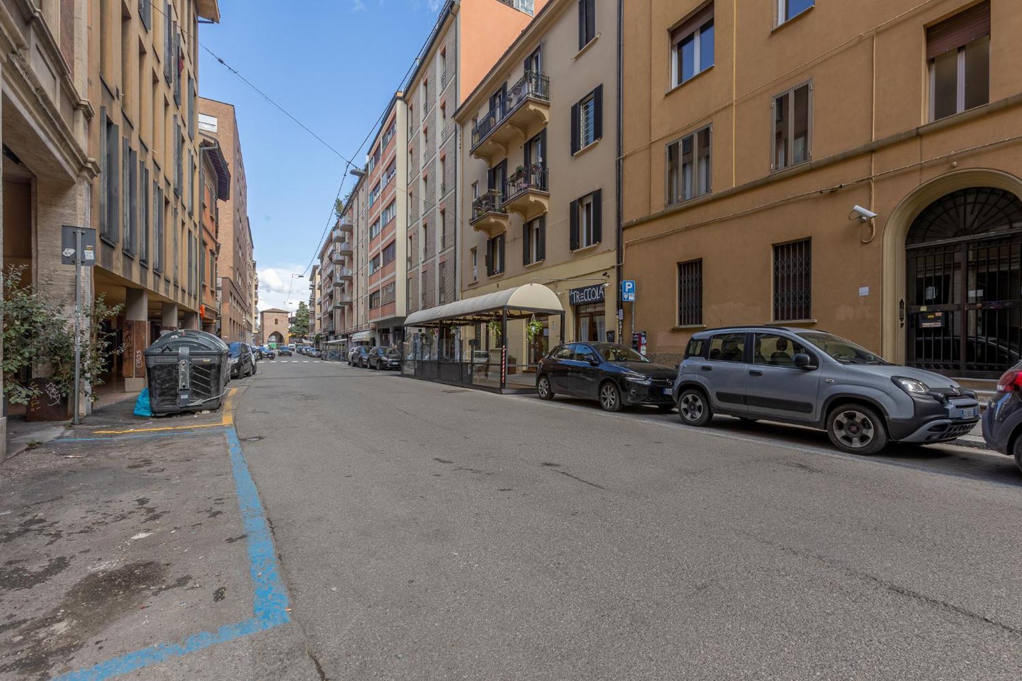 Academy Of Fine Arts -Modern Apt. With Balcony! Bologna Luaran gambar